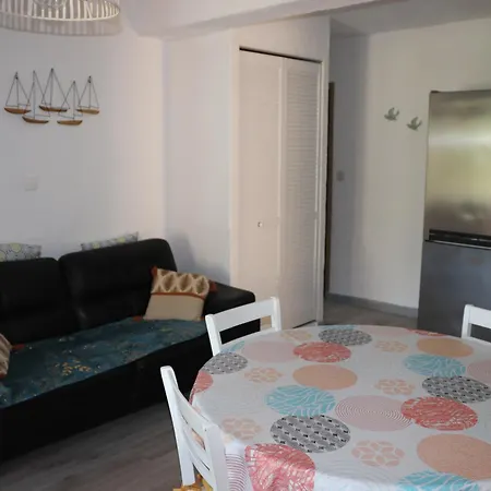 For 46 People 300m From The Beach *